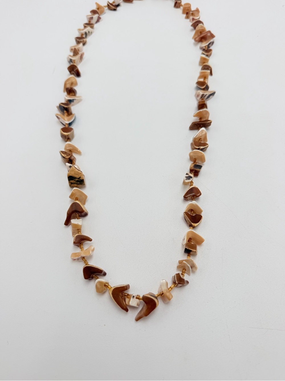 VINTAGE NATURAL MOTHER OF PEARL NATURE NECKLACE